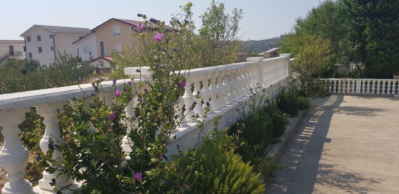 Apartmani Gabi Cesarica Extérieur photo